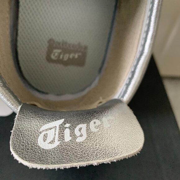 Mexico 66 Sd Pf Silver Leather Lace-Up Casual Sneakers - Picture 4 of 6